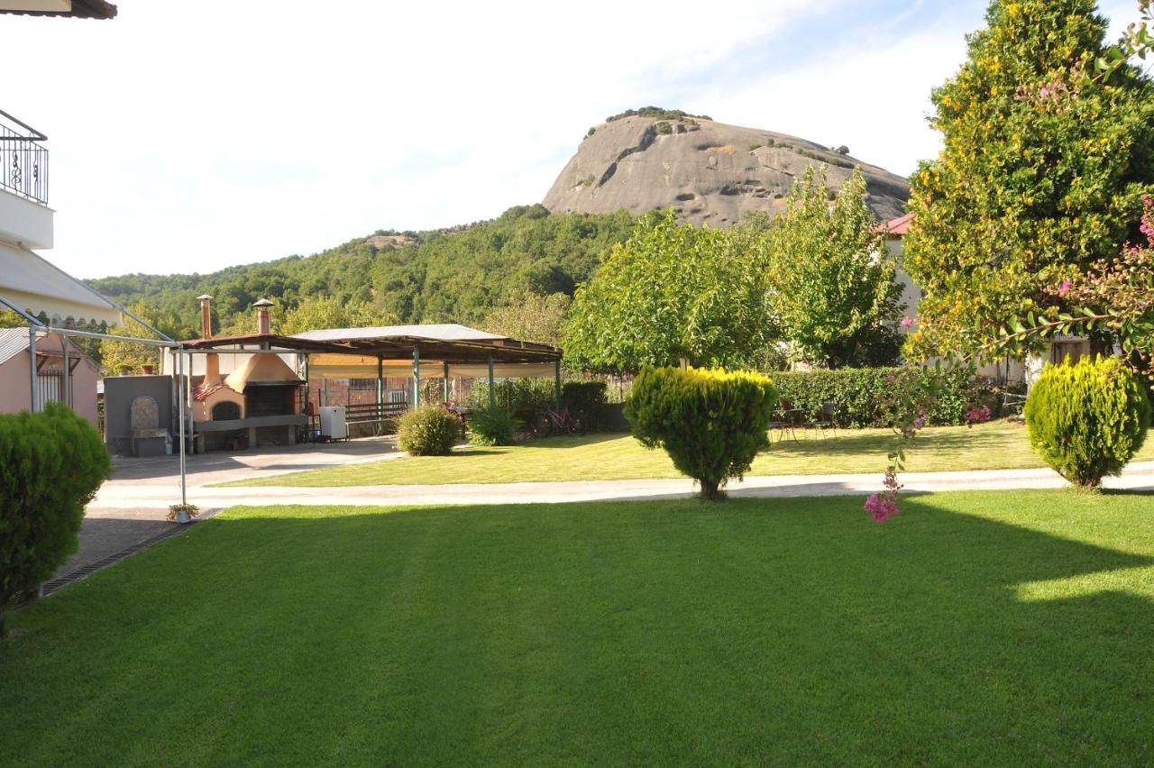 The Other Side Of Meteora With Lush Garden, Bbq & Pavillion Kalampáka Eksteriør bilde